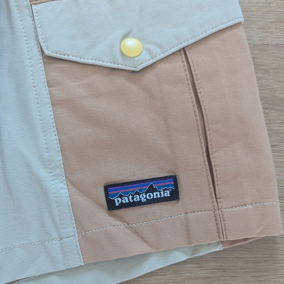 NWT Patagonia Outdoor Everyday Tan and Cream Adventure Shorts Size Women Medium - Picture 3 of 6